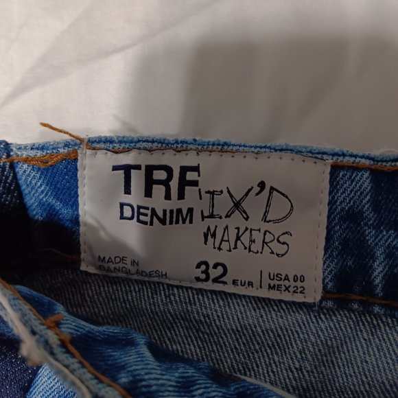 Zara TRF IX'D Makers Patchwork Jeans Size 00 Mid Rise Straight Leg - Picture 5 of 6